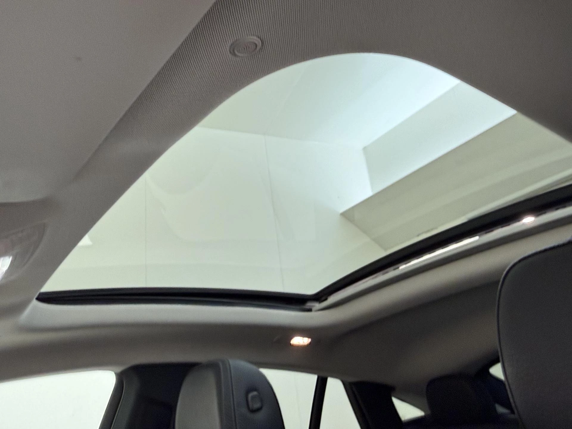 Mercedes-Benz-GLE-image-30