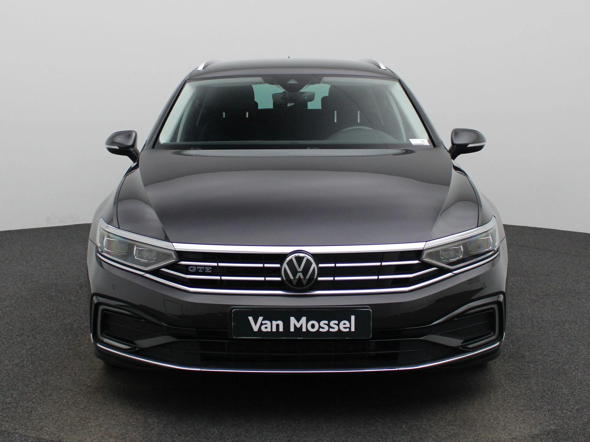 Volkswagen-Passat-image-2