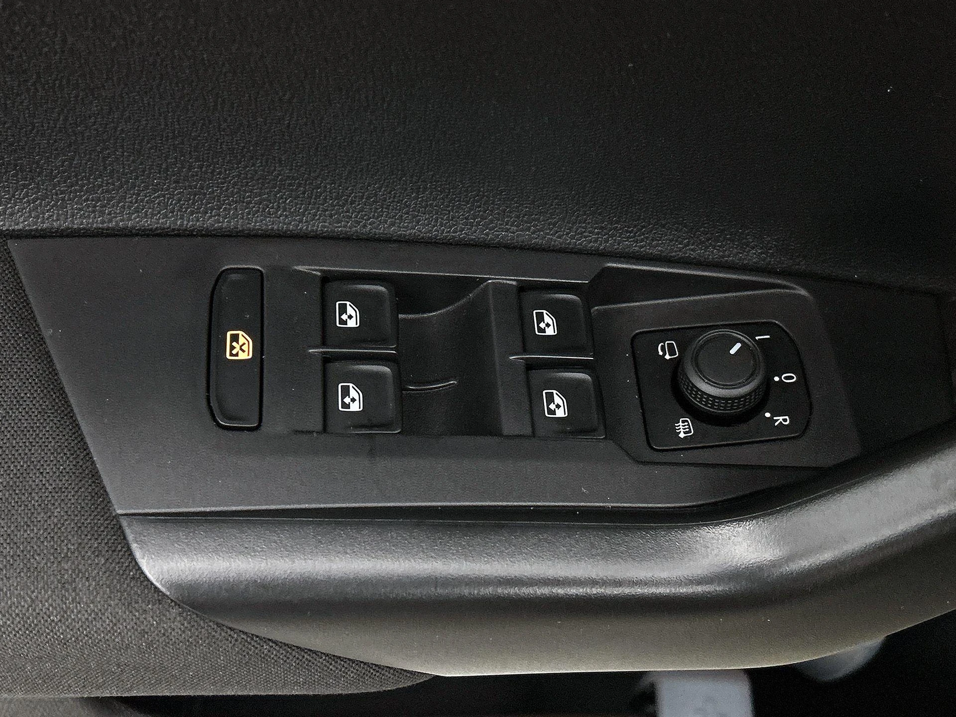 Volkswagen-Polo-image-30