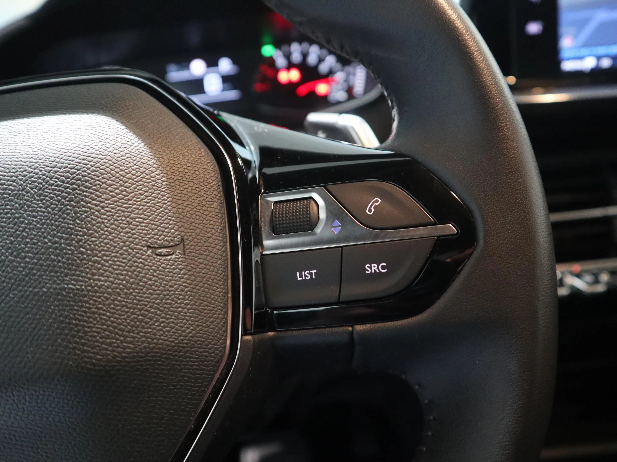 Peugeot-2008-image-13