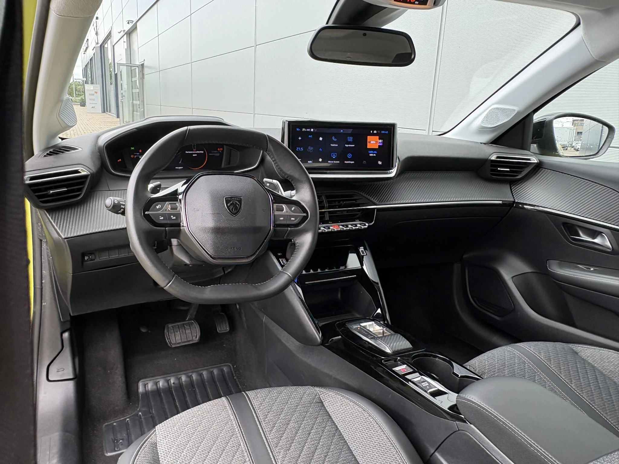 Peugeot-208-image-11