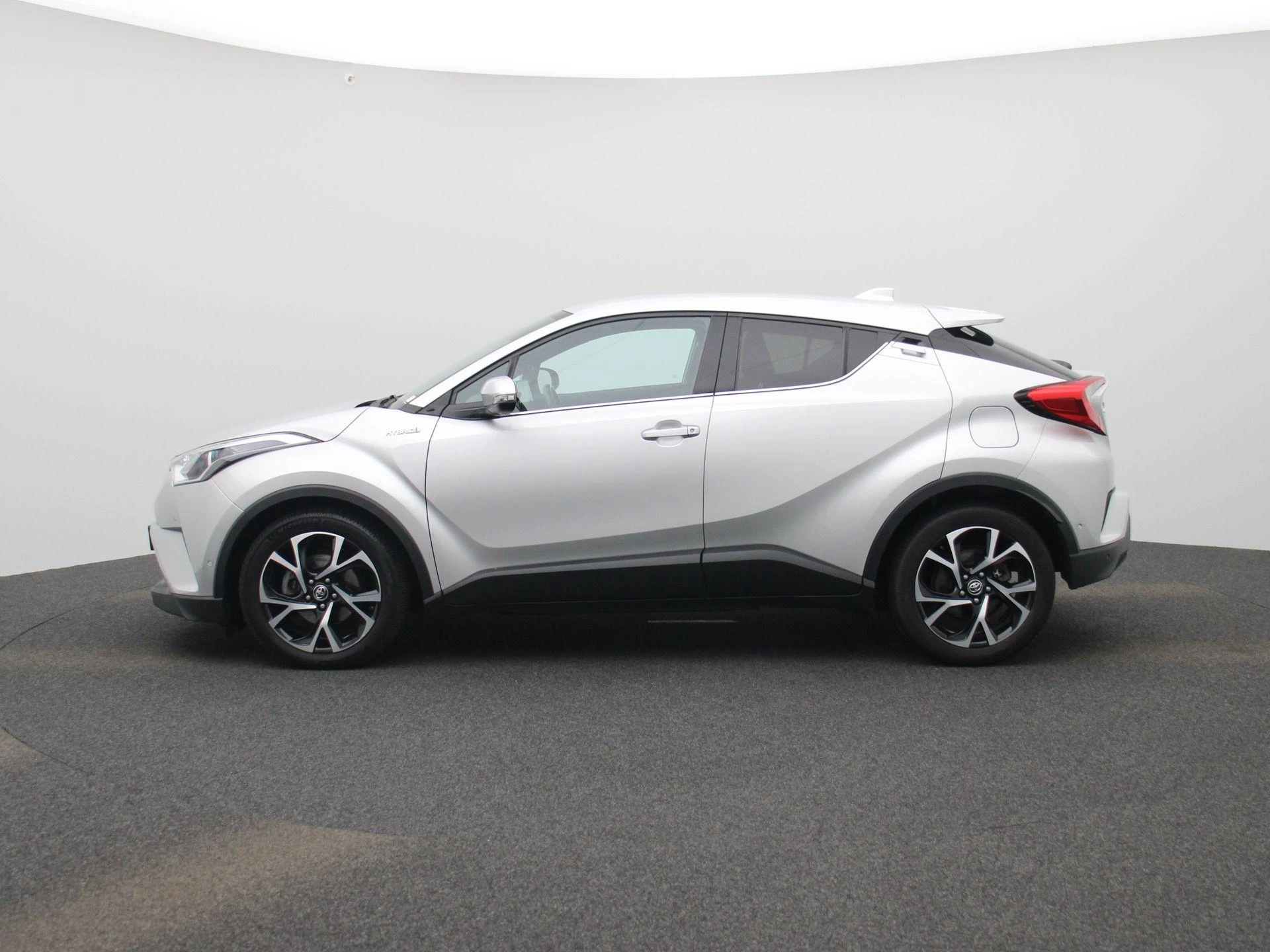 Toyota-C-HR-image-3
