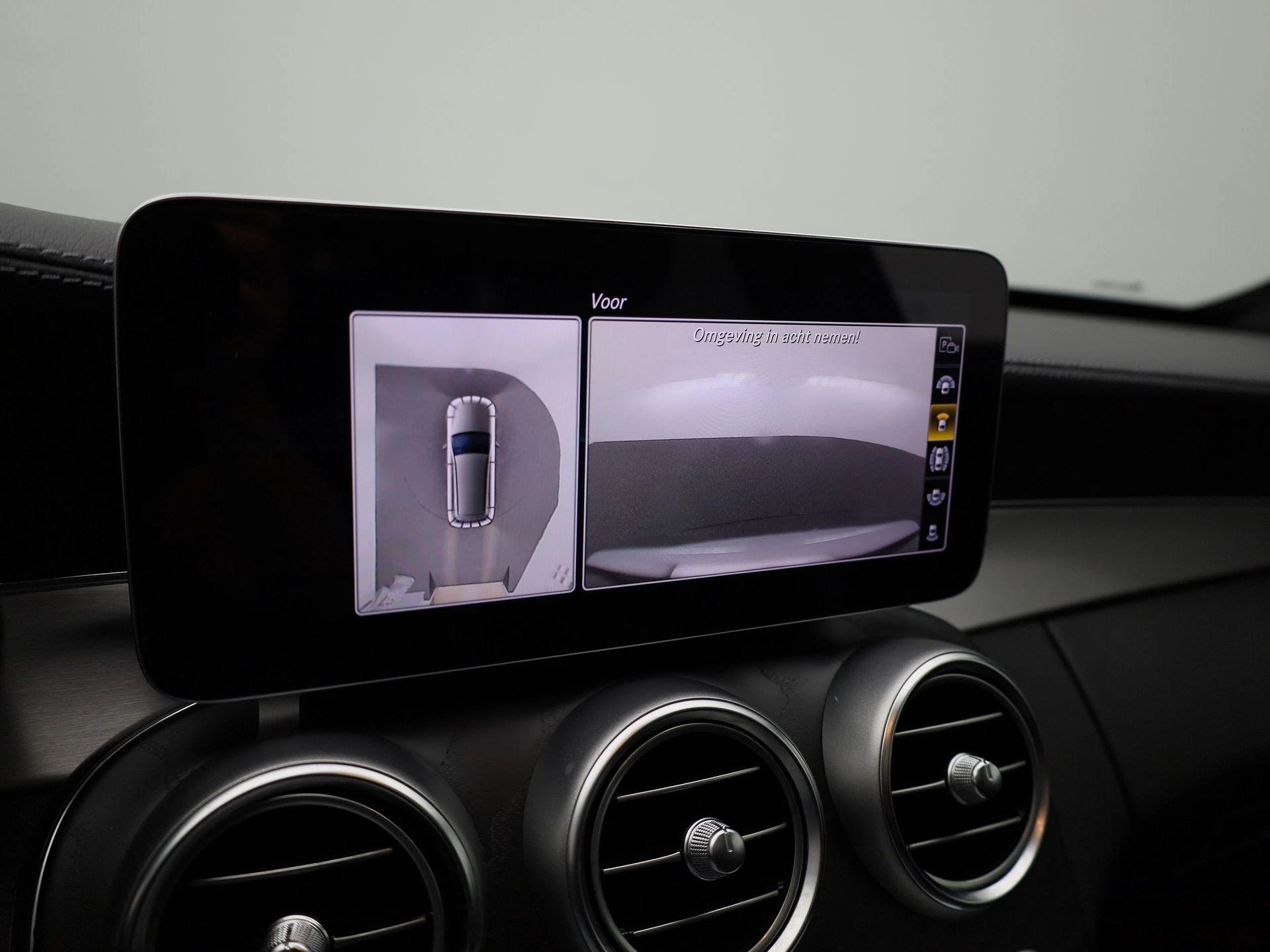 Mercedes-Benz-C-Klasse-image-23