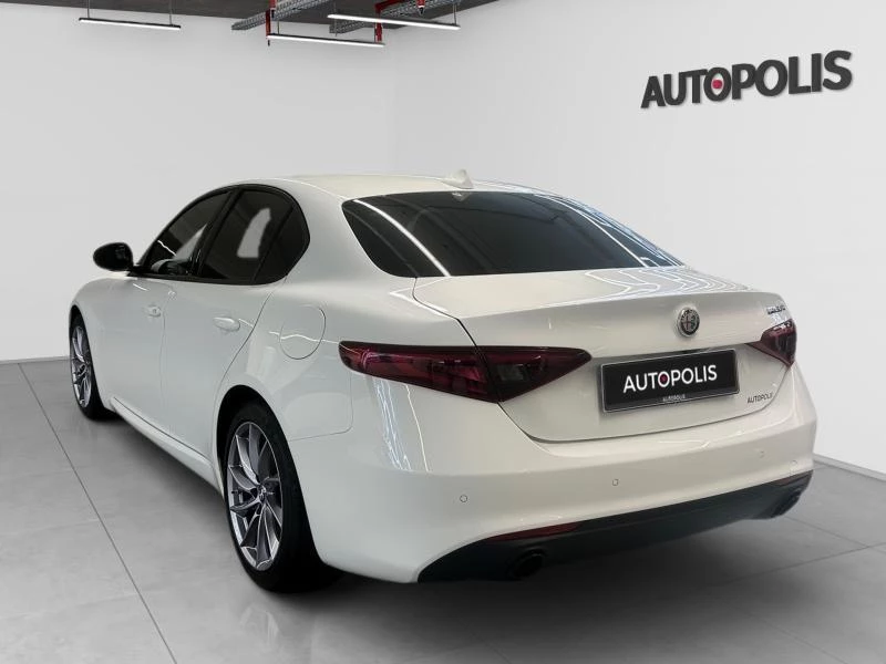 Alfa Romeo-Giulia-image-18