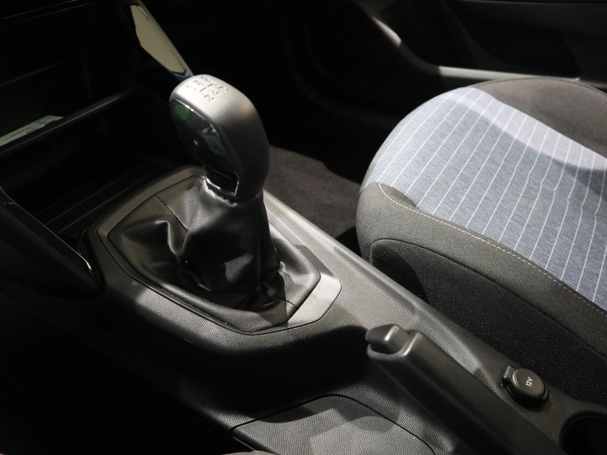 Peugeot-208-image-13