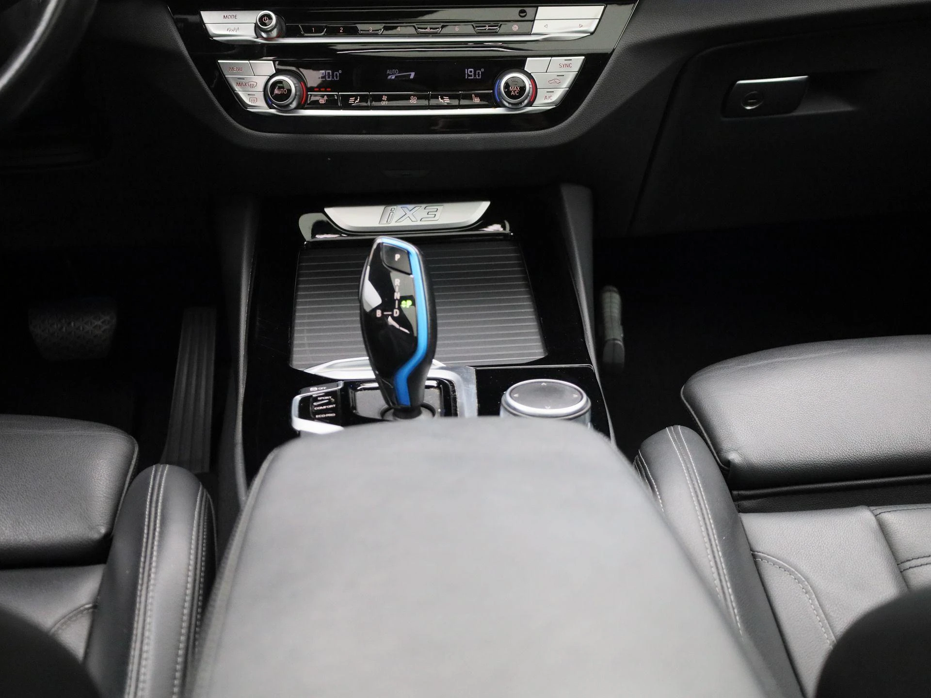 BMW-iX3-image-9