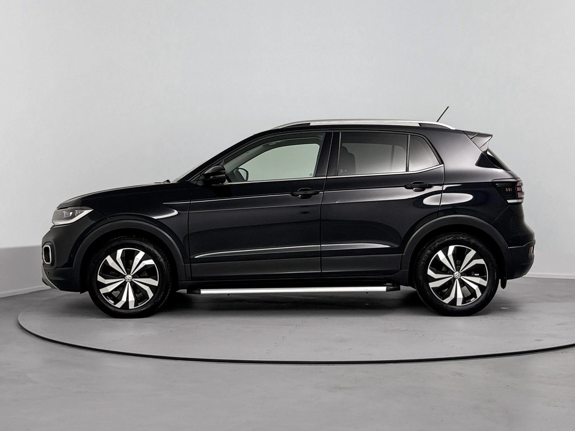 Volkswagen-T-Cross-image-1