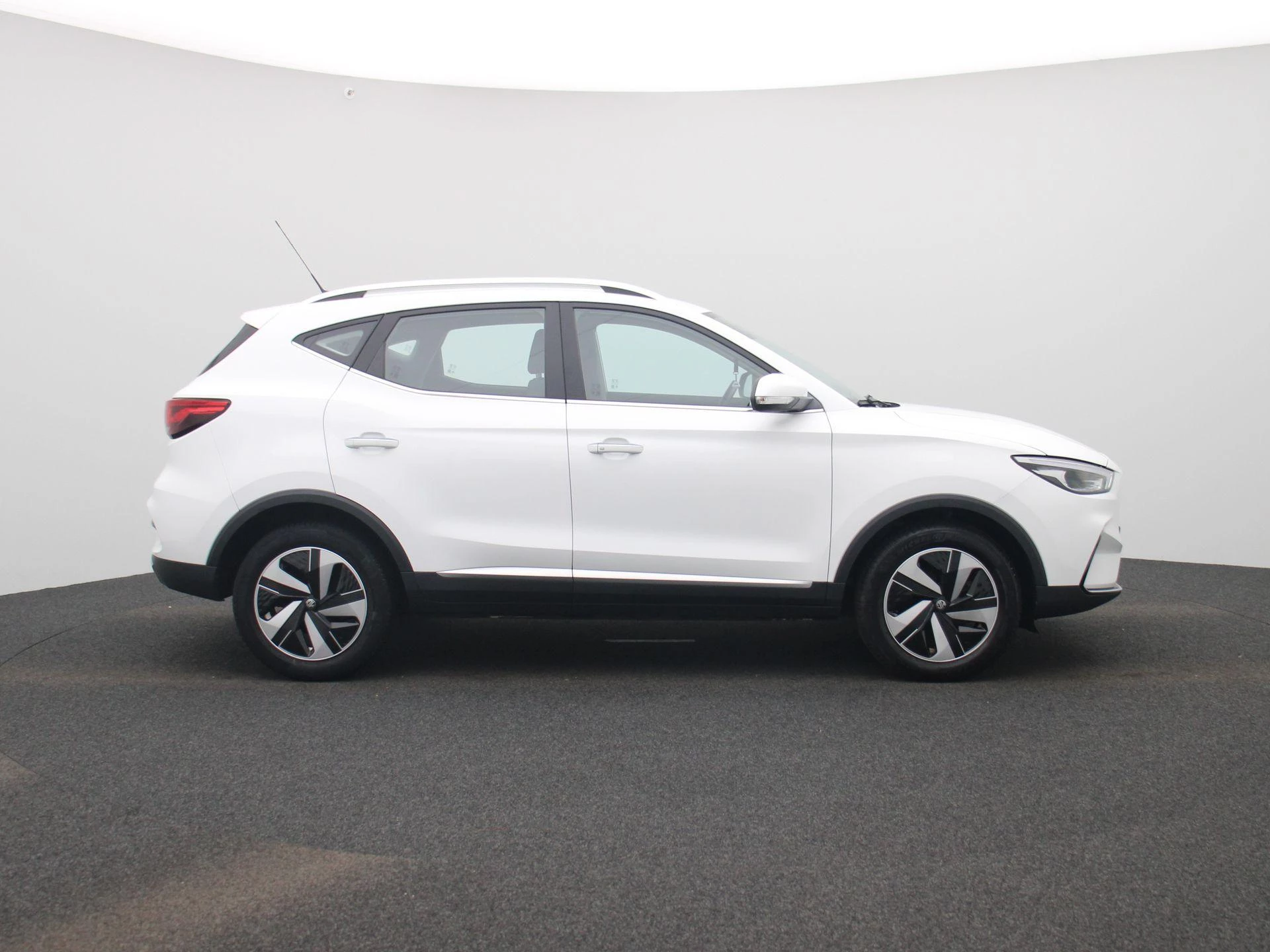 MG-ZS EV-image-6