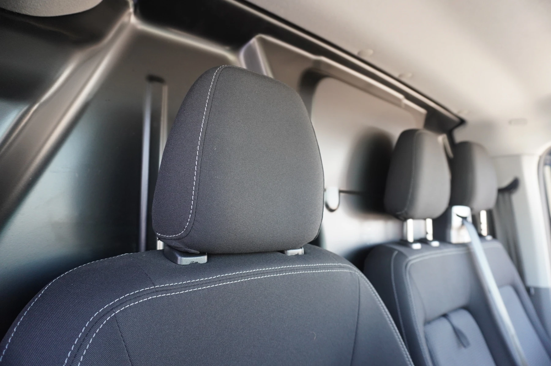 Volkswagen-Transporter-image-42