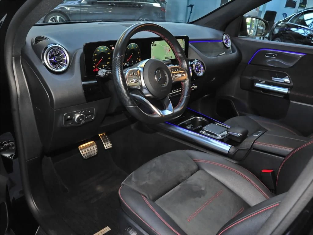 Mercedes-Benz-GLA 200 d-image-8