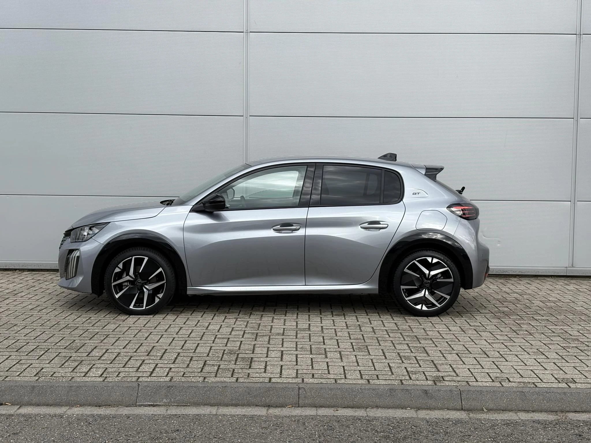 Peugeot-208-image-2
