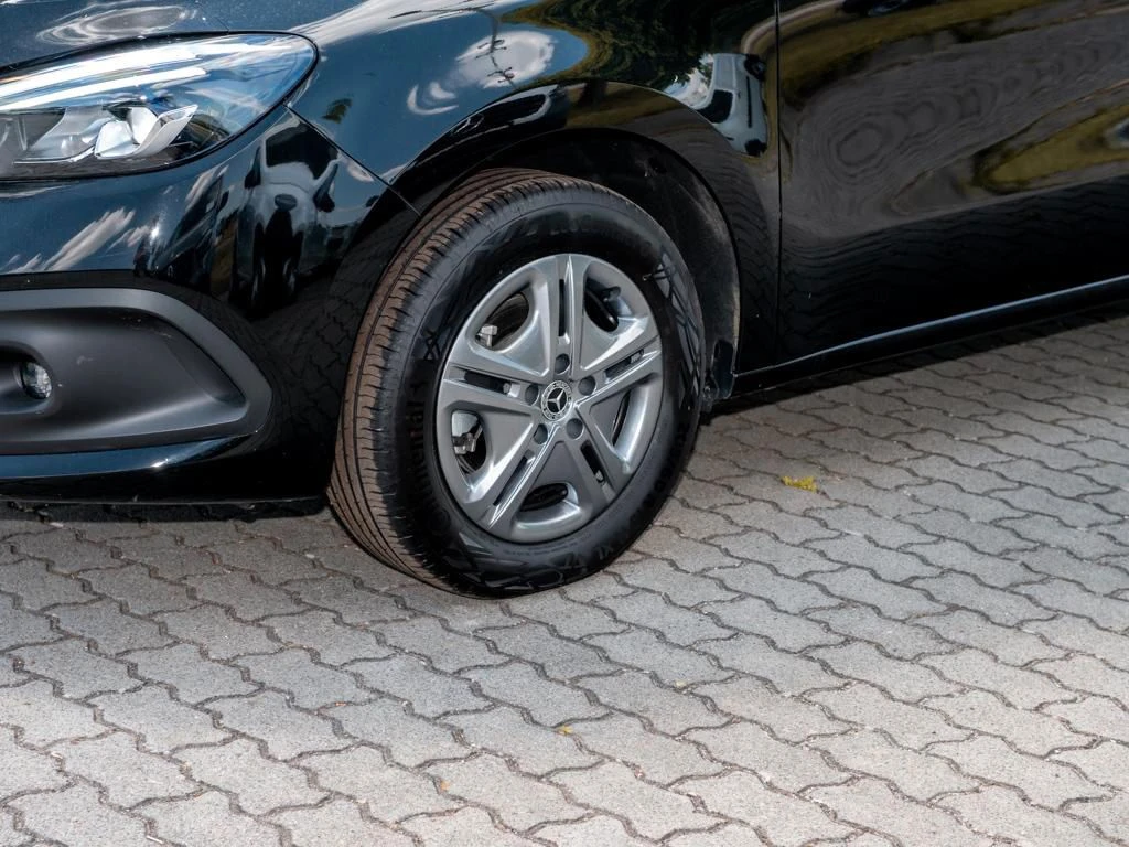 Mercedes-Benz-T-Klasse 180-image-5