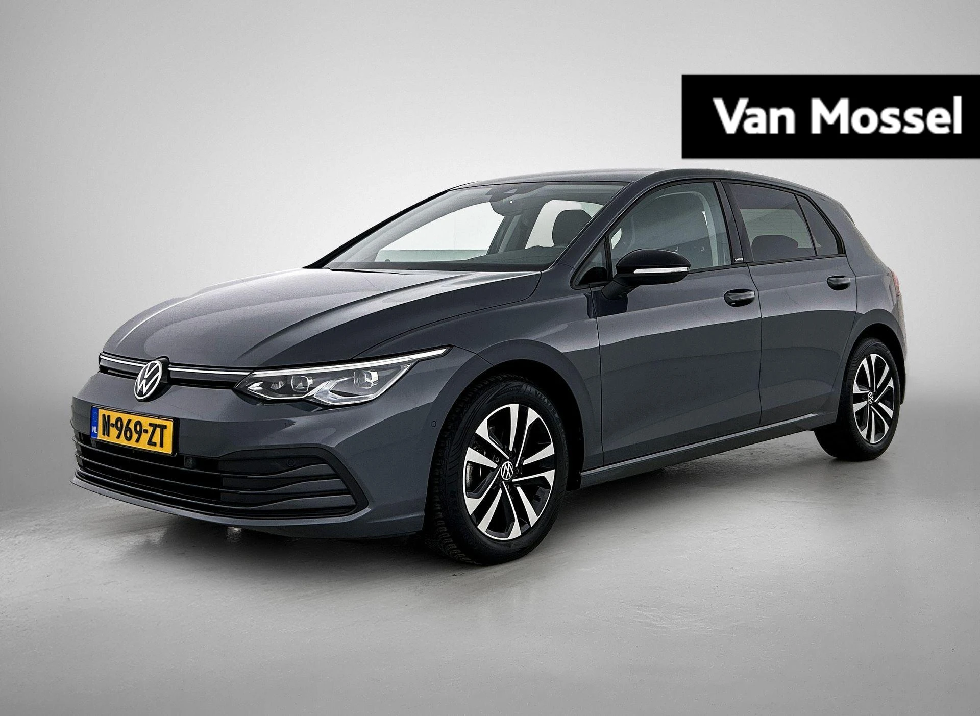 Volkswagen-Golf-image-0