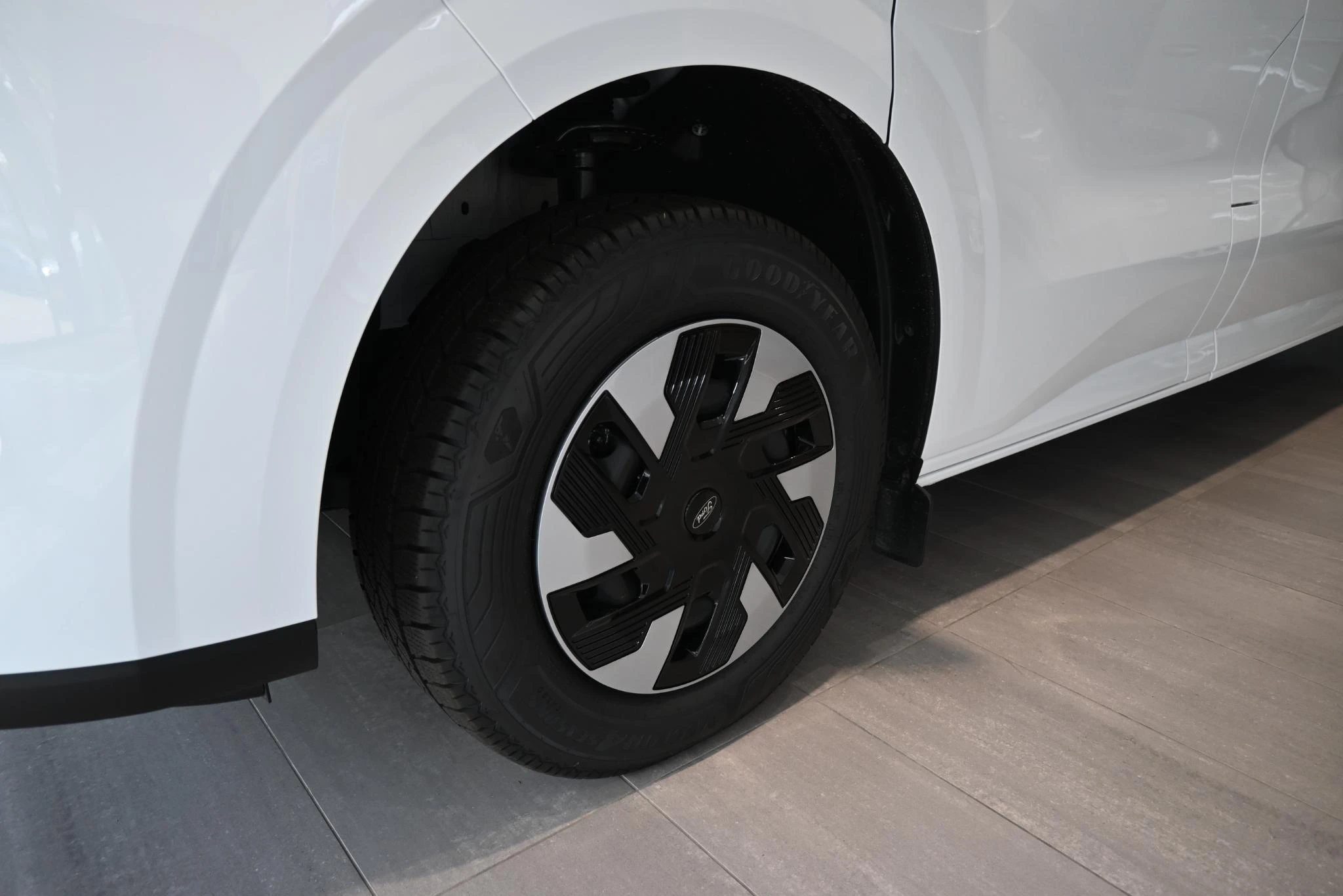 Ford-E-Transit Custom-image-5