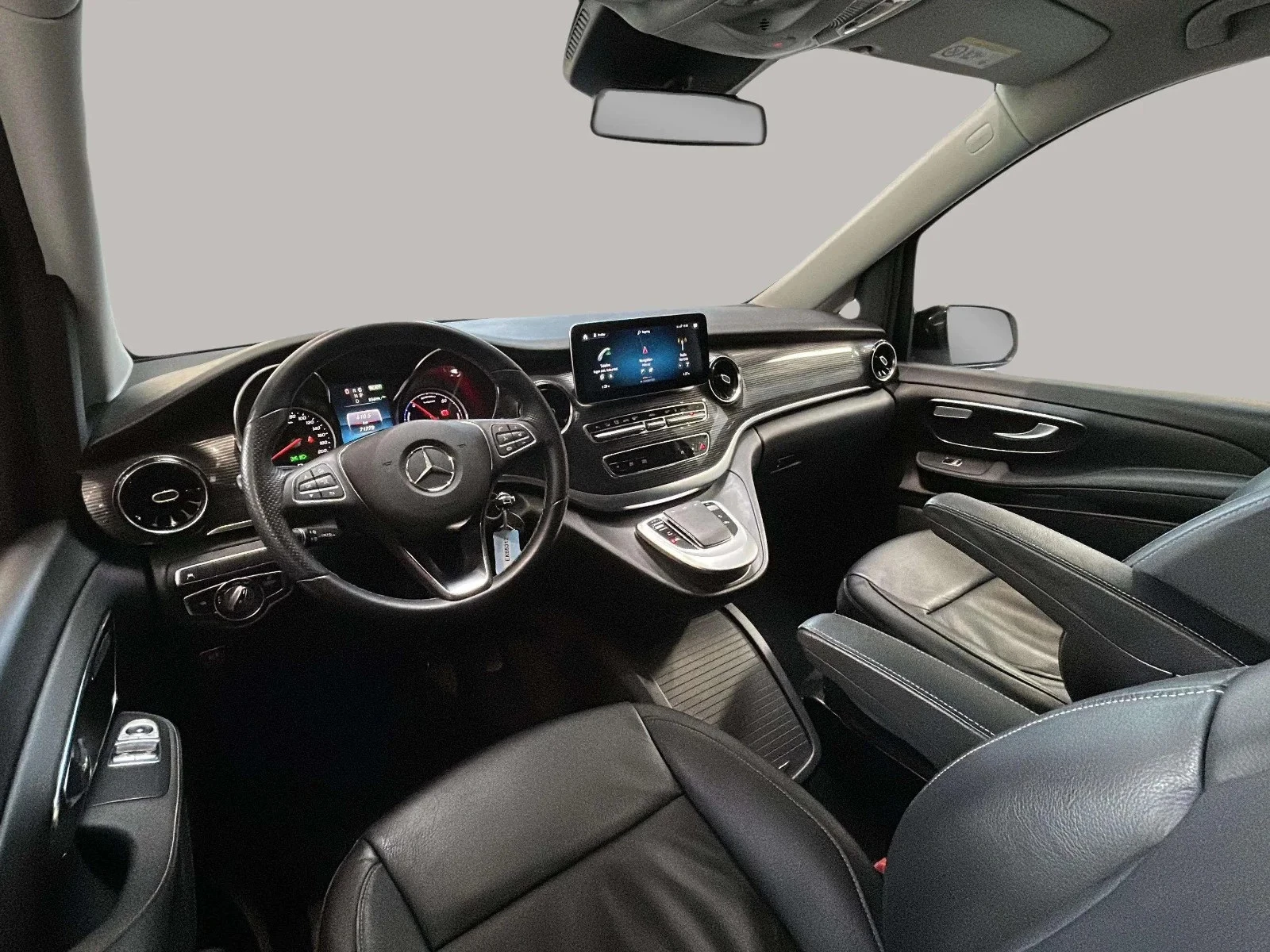 Mercedes-Benz-EQV-image-8