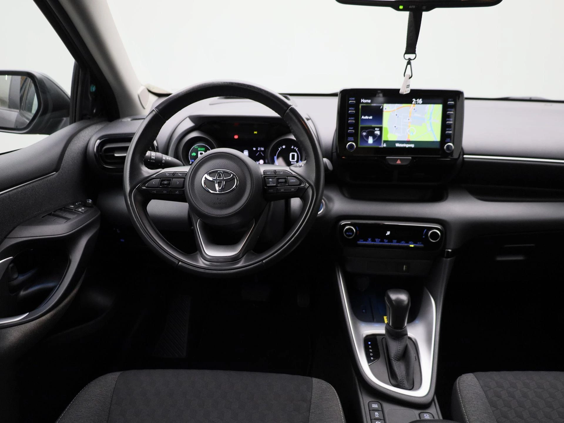 Toyota Yaris 1.5 Hybrid Business Plus