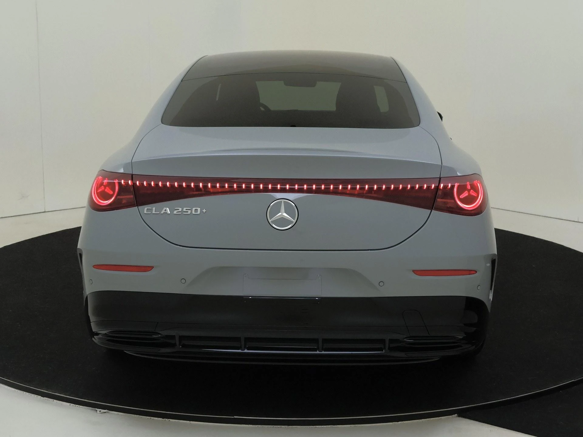 Mercedes-Benz-CLA-image-6