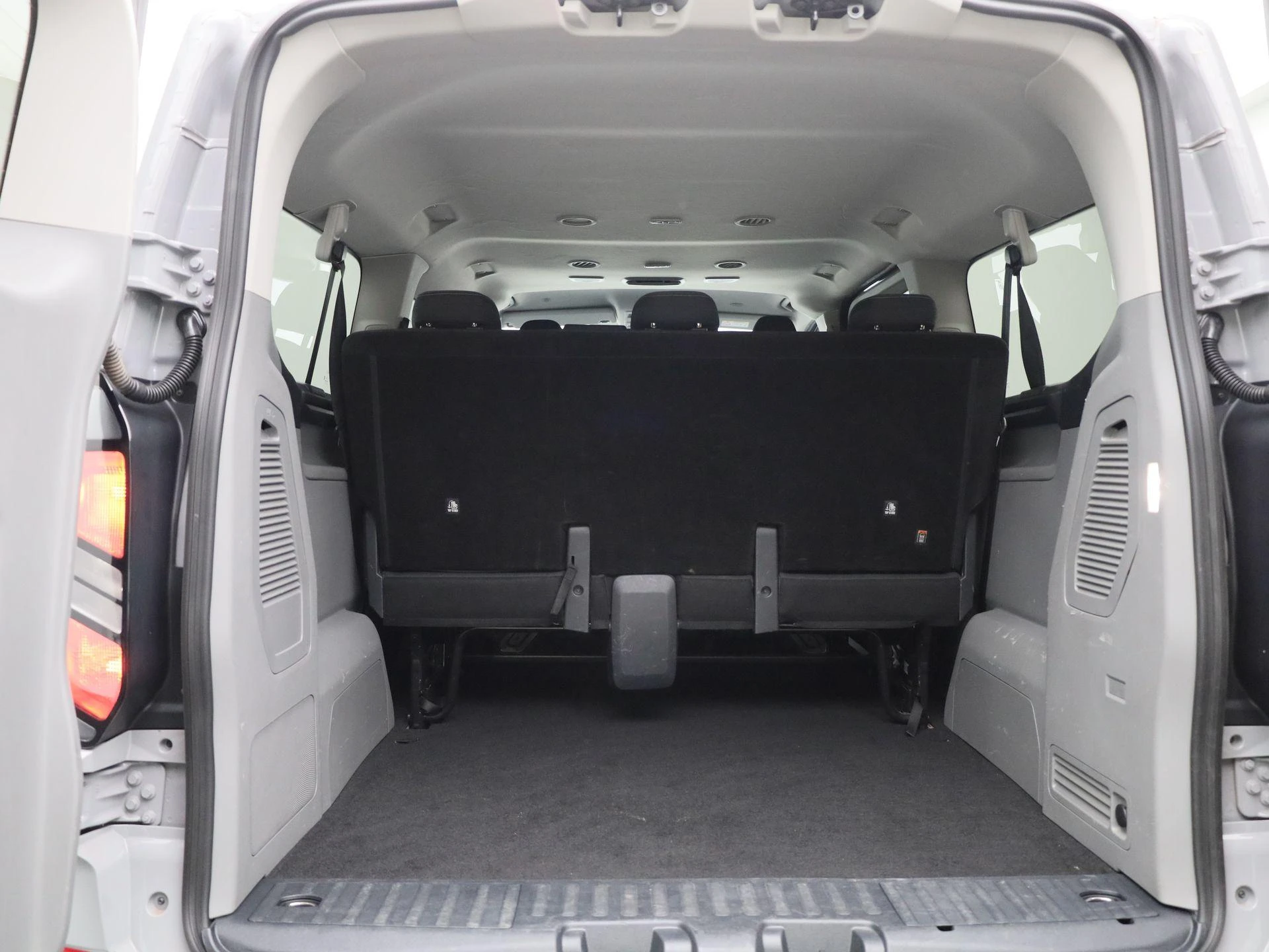 Ford-Transit Custom-image-13
