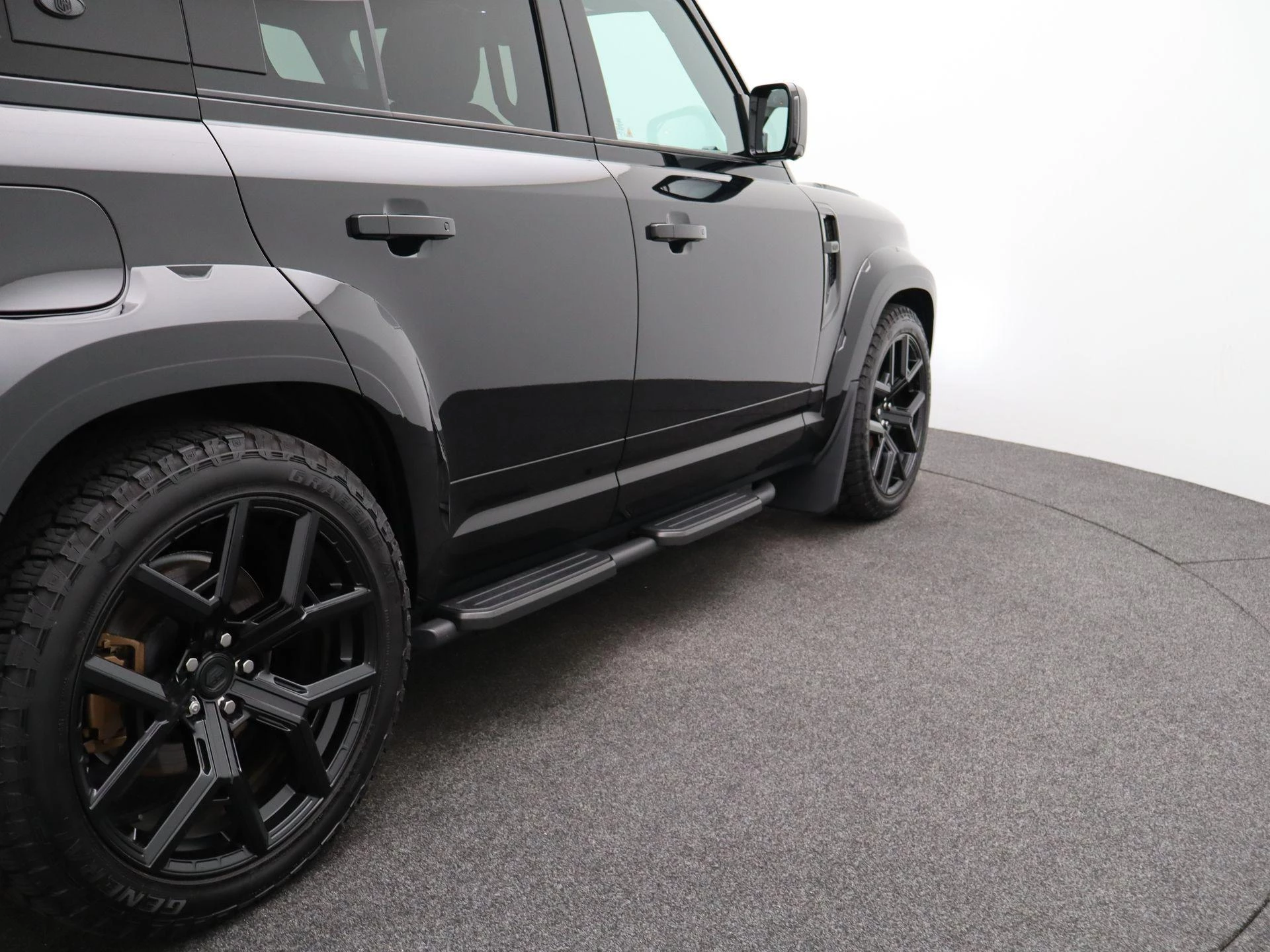 Land Rover Defender P300e X-dynamic SE