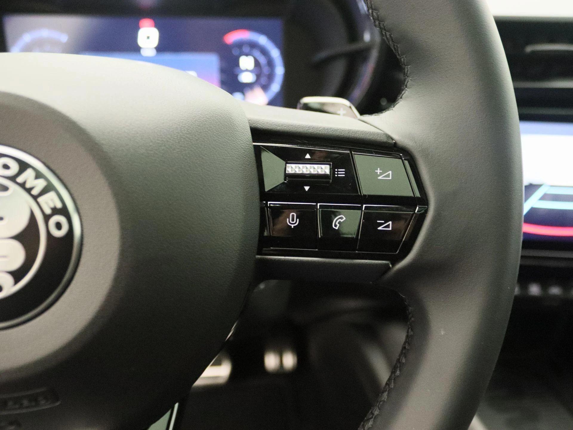 Alfa Romeo-Junior-image-17