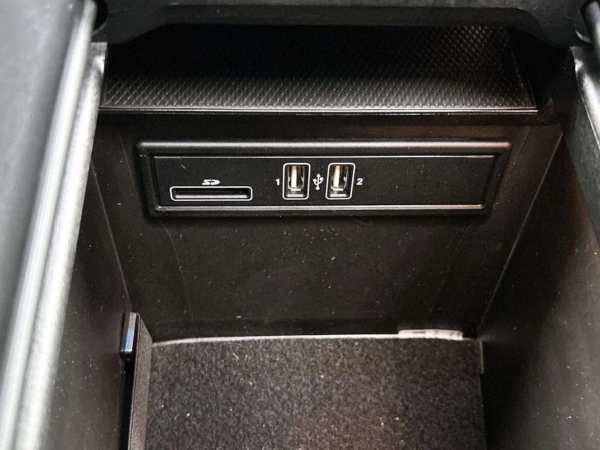 Mercedes-Benz-GLC-image-50