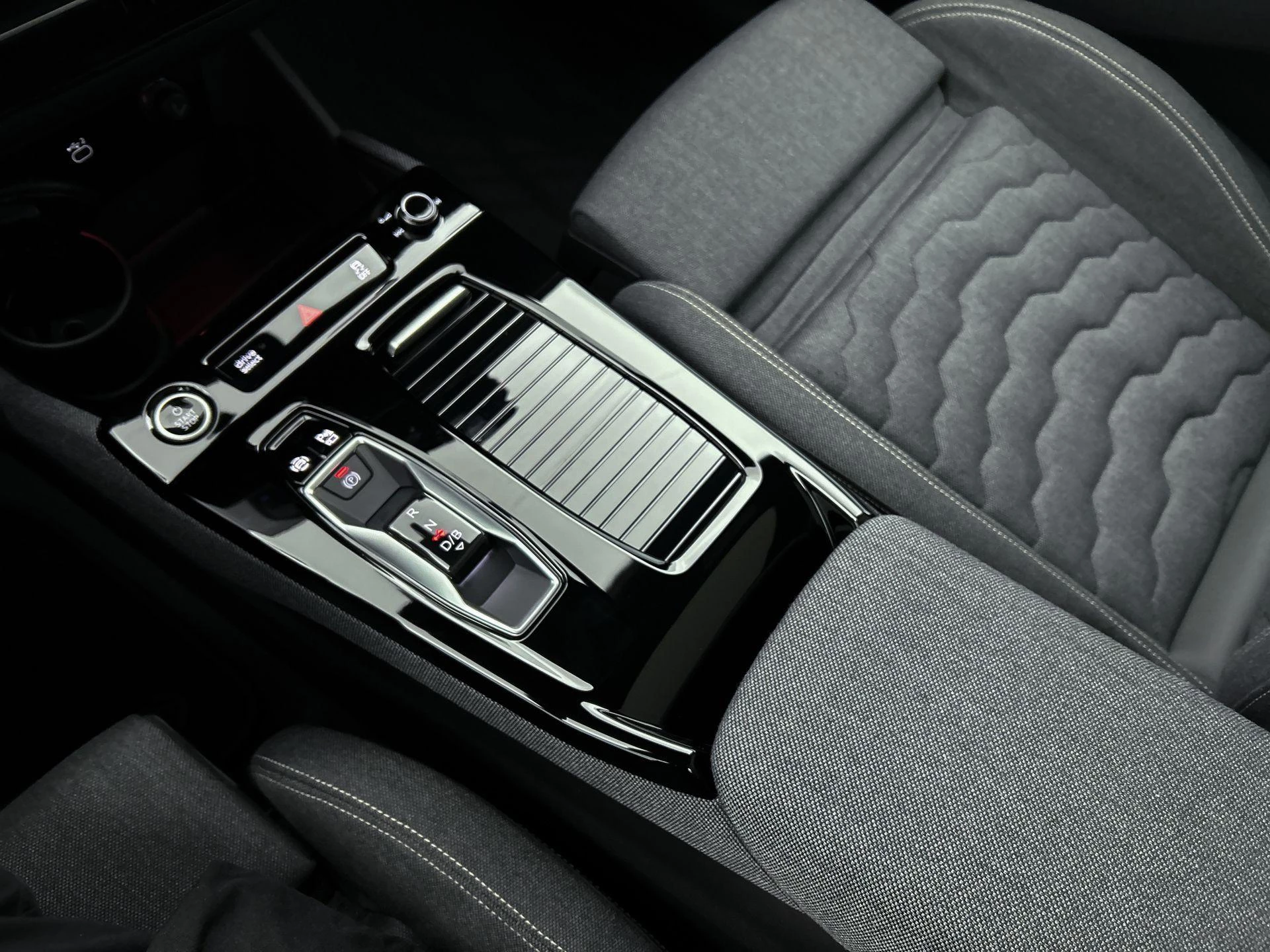 Audi-A6 Sportback e-tron-image-21