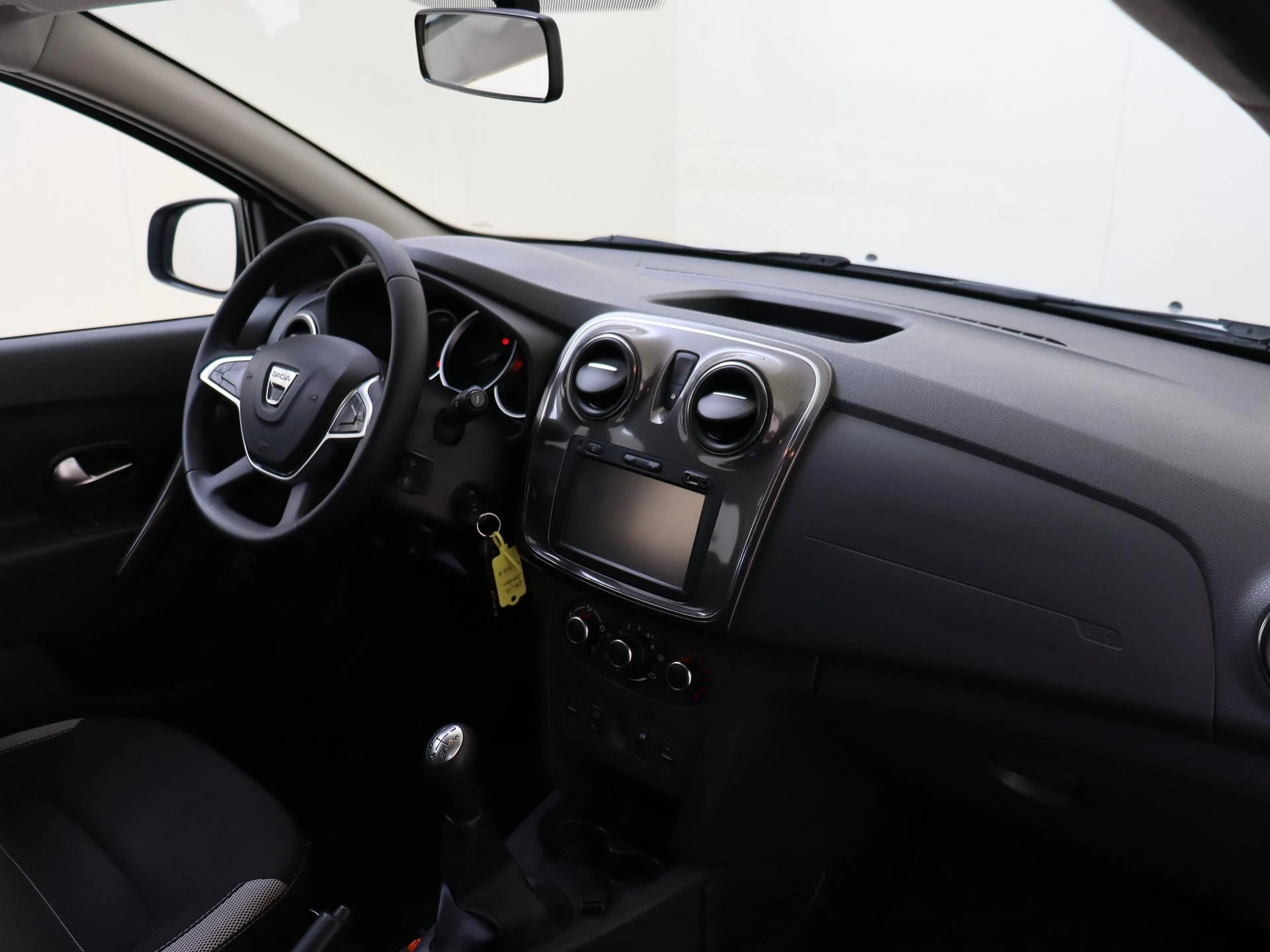 Dacia-Sandero Stepway-image-4