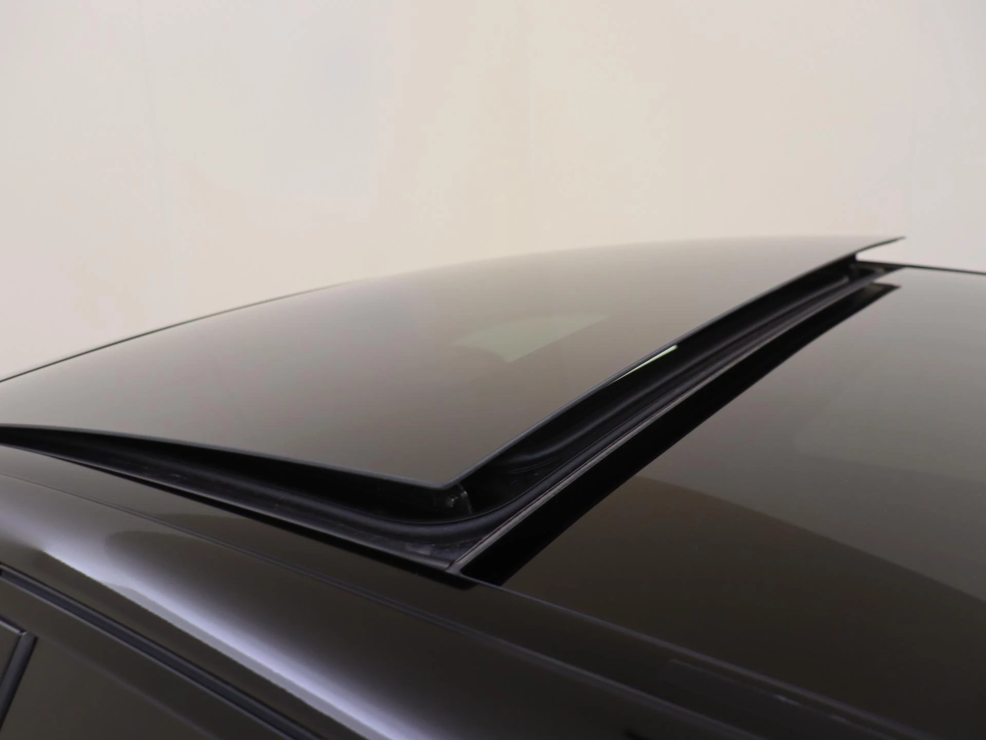 Mercedes-Benz-C-Klasse-image-27