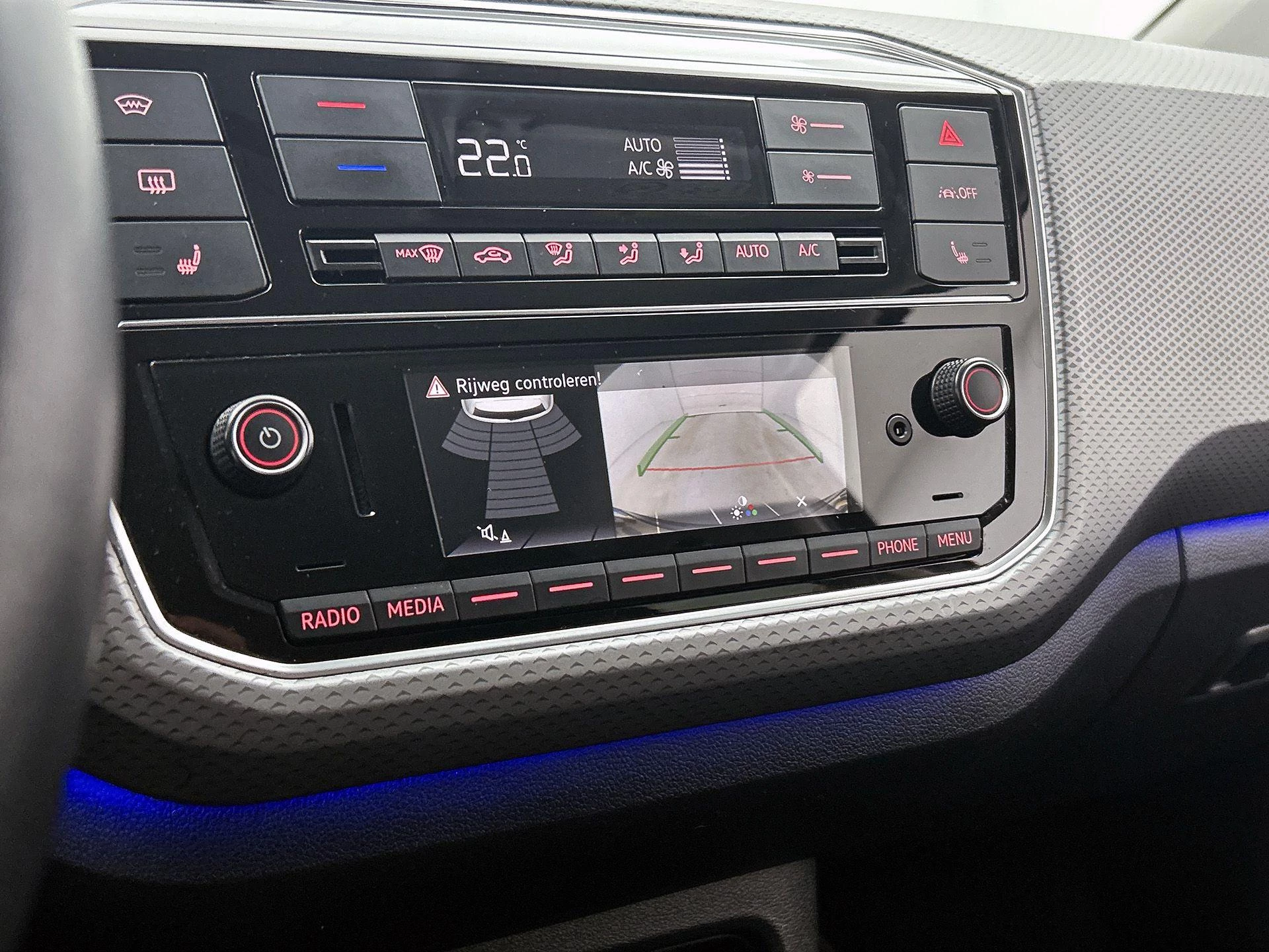 Volkswagen-e-up!-image-14