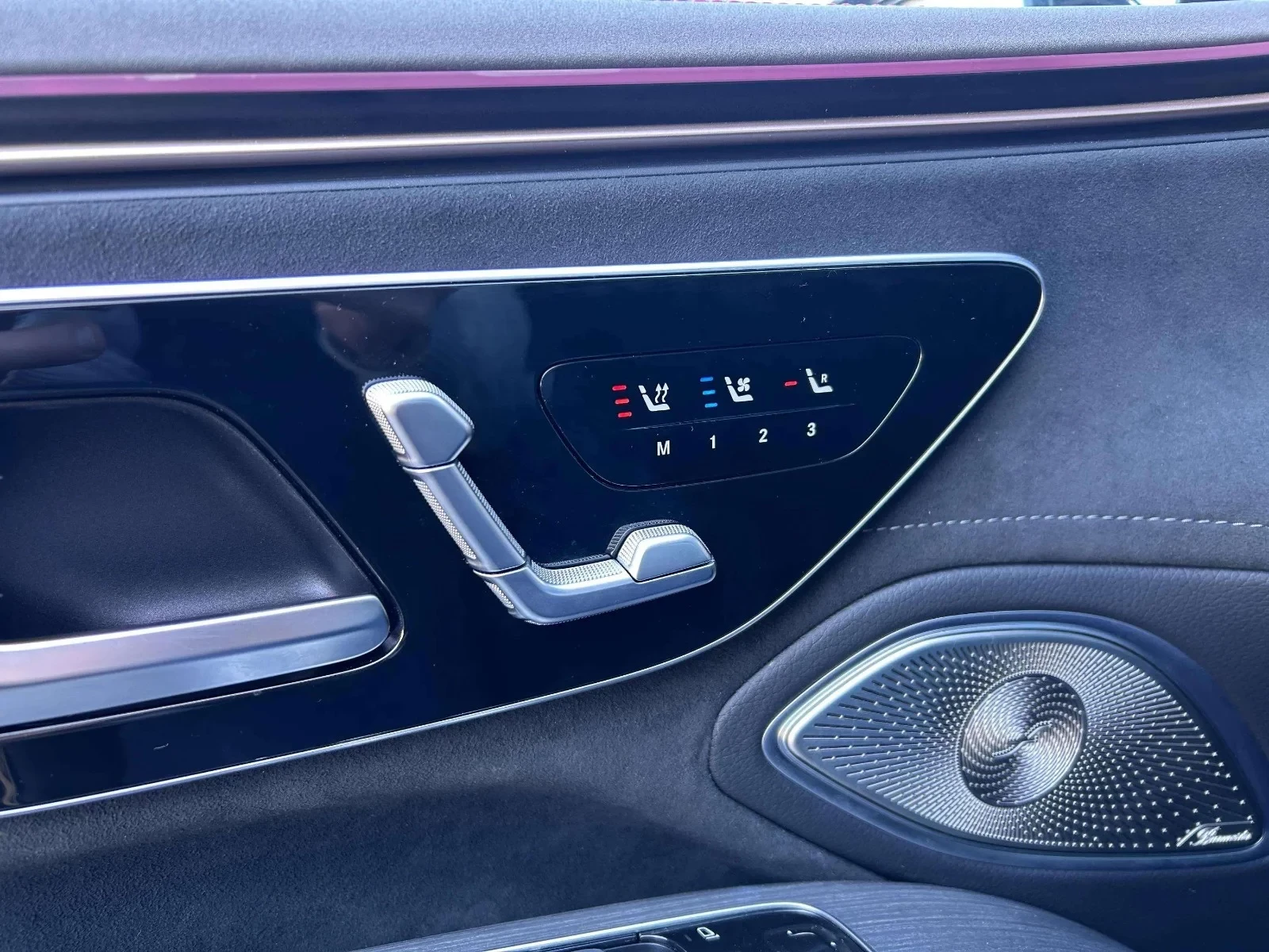 Mercedes-Benz-EQS-image-10