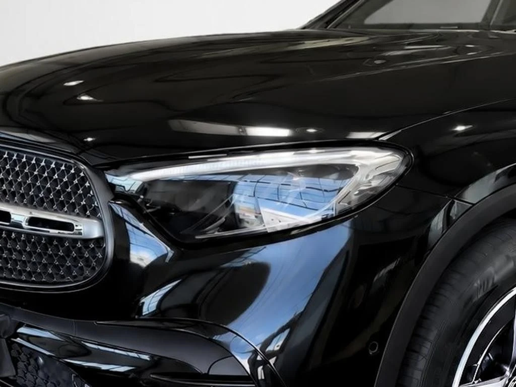 Mercedes-Benz-GLC 300 d-image-4