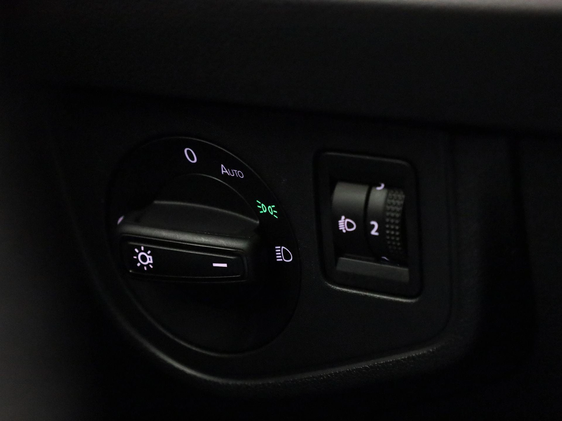 Volkswagen-Polo-image-23