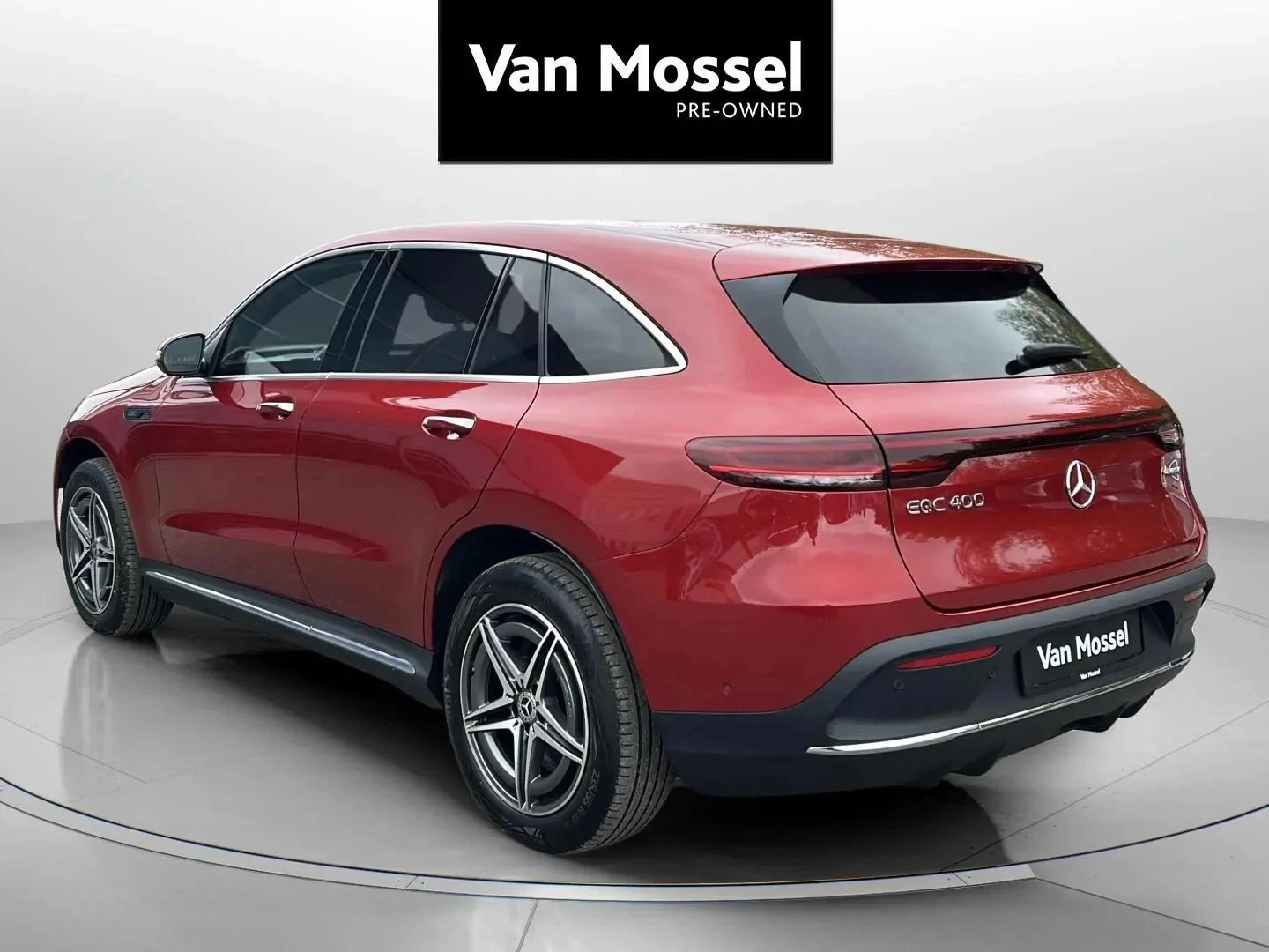 Mercedes-Benz-EQC-image-6