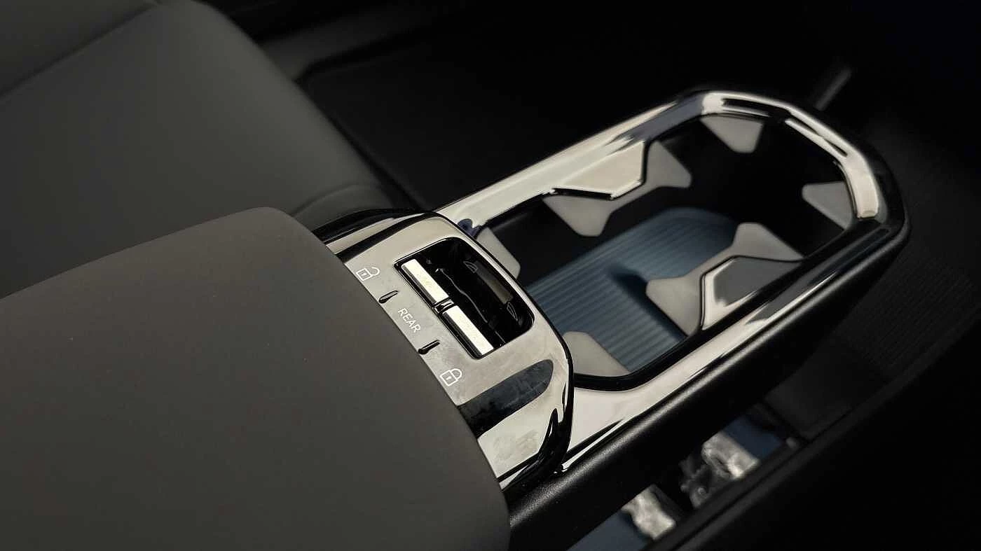 Volvo-EX30-image-18