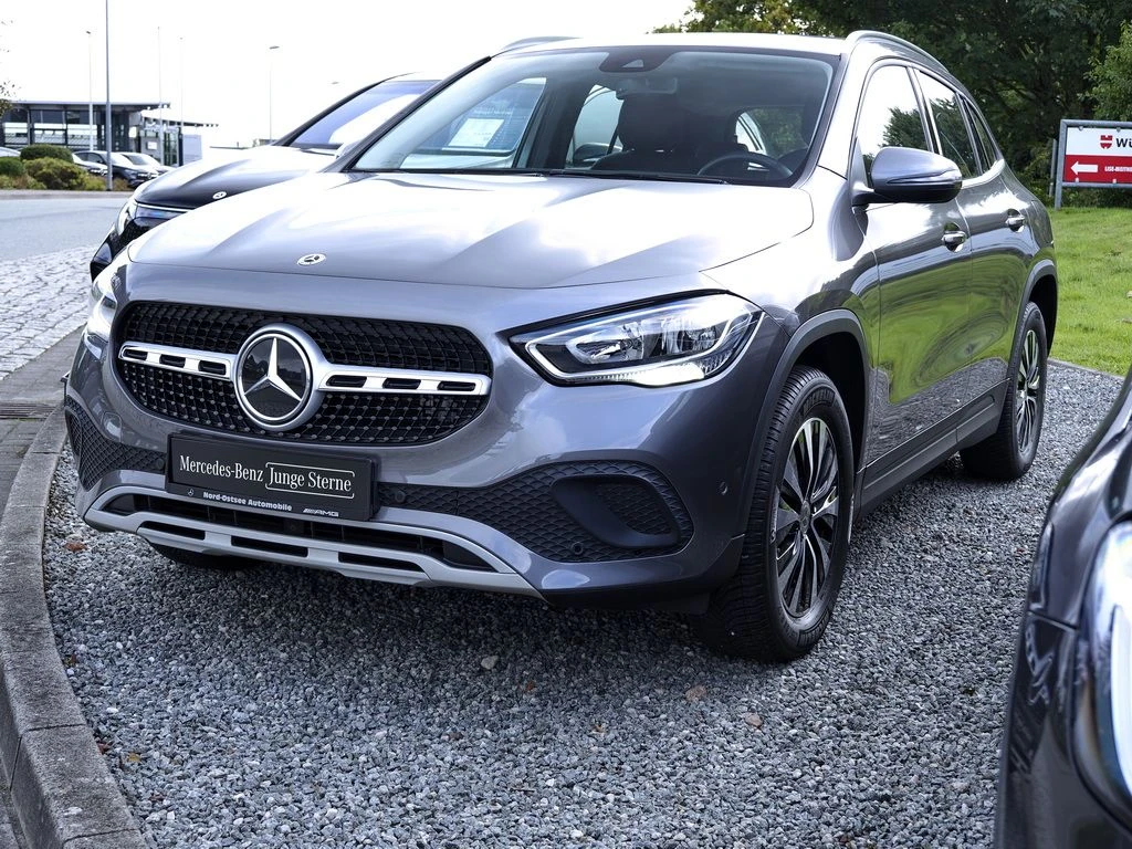 Mercedes-Benz-GLA 250 e-image-7