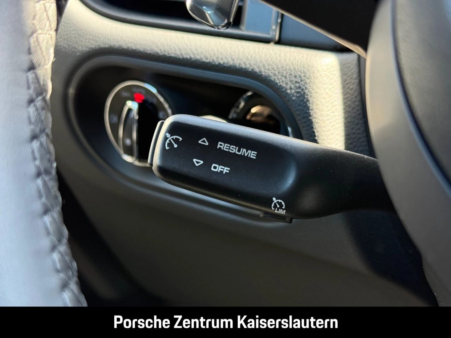 Porsche Macan Sportabgasanlage BOSE Luftfederung 20-Zoll -