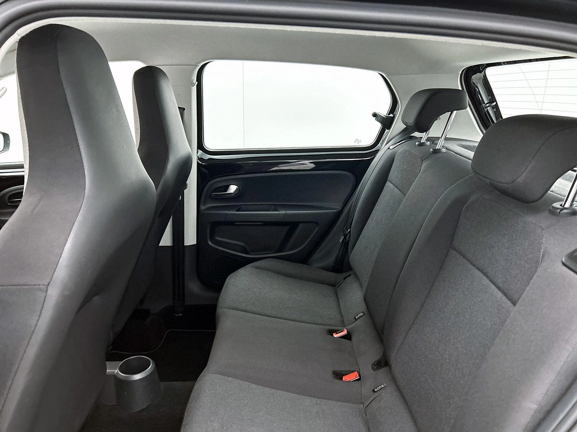 Volkswagen-up!-image-25