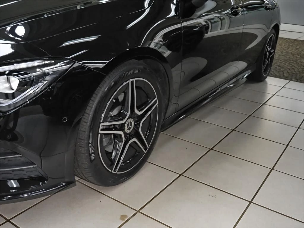 Mercedes-Benz-CLA 220 d-image-6