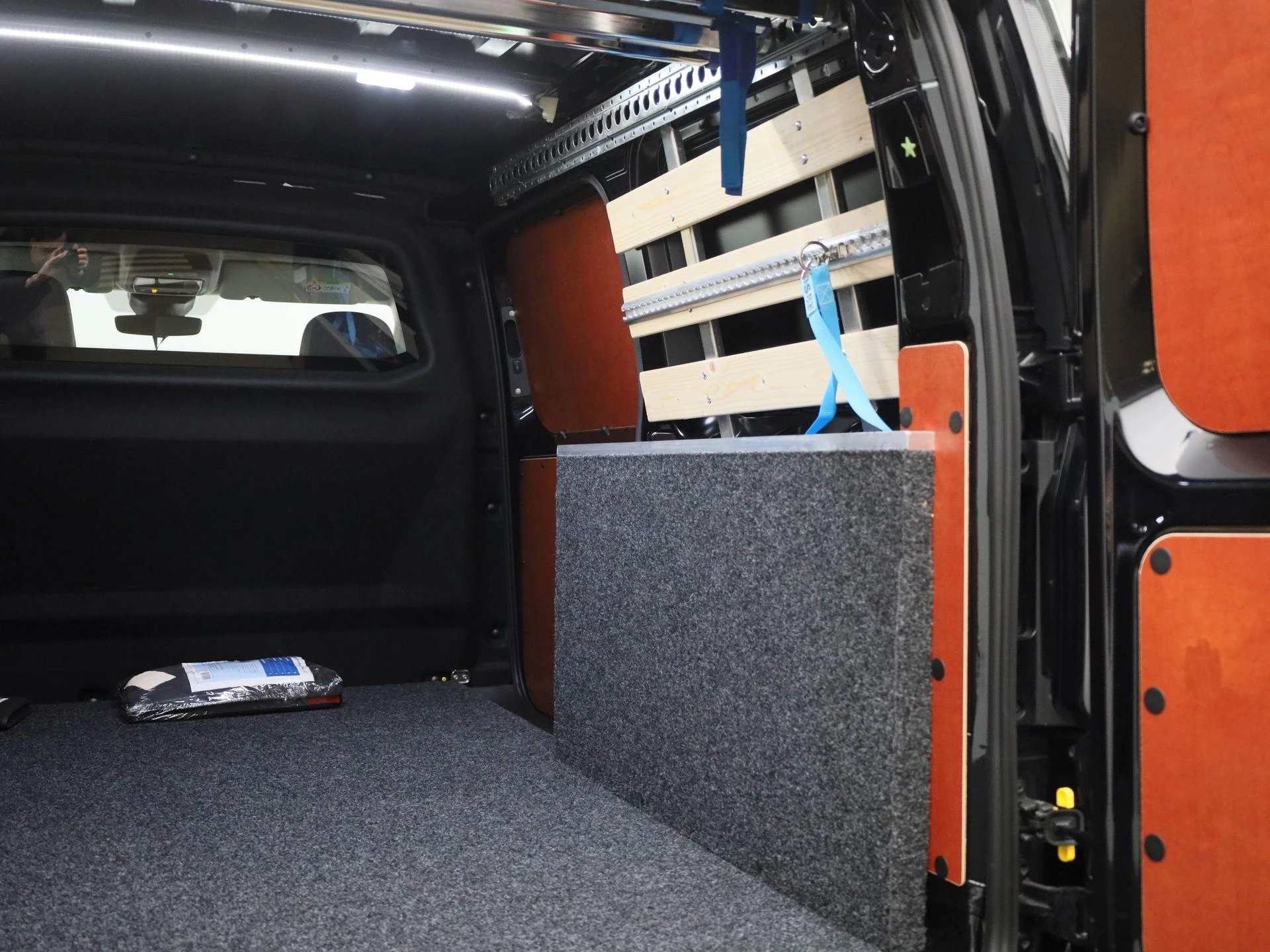 Volkswagen-Caddy-image-15