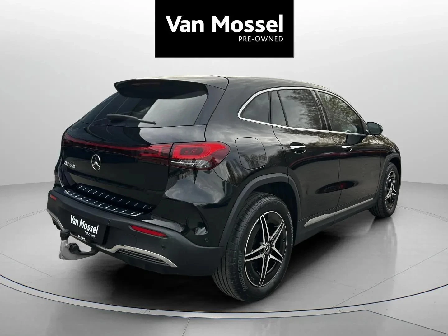 Mercedes-Benz-EQA-image-4