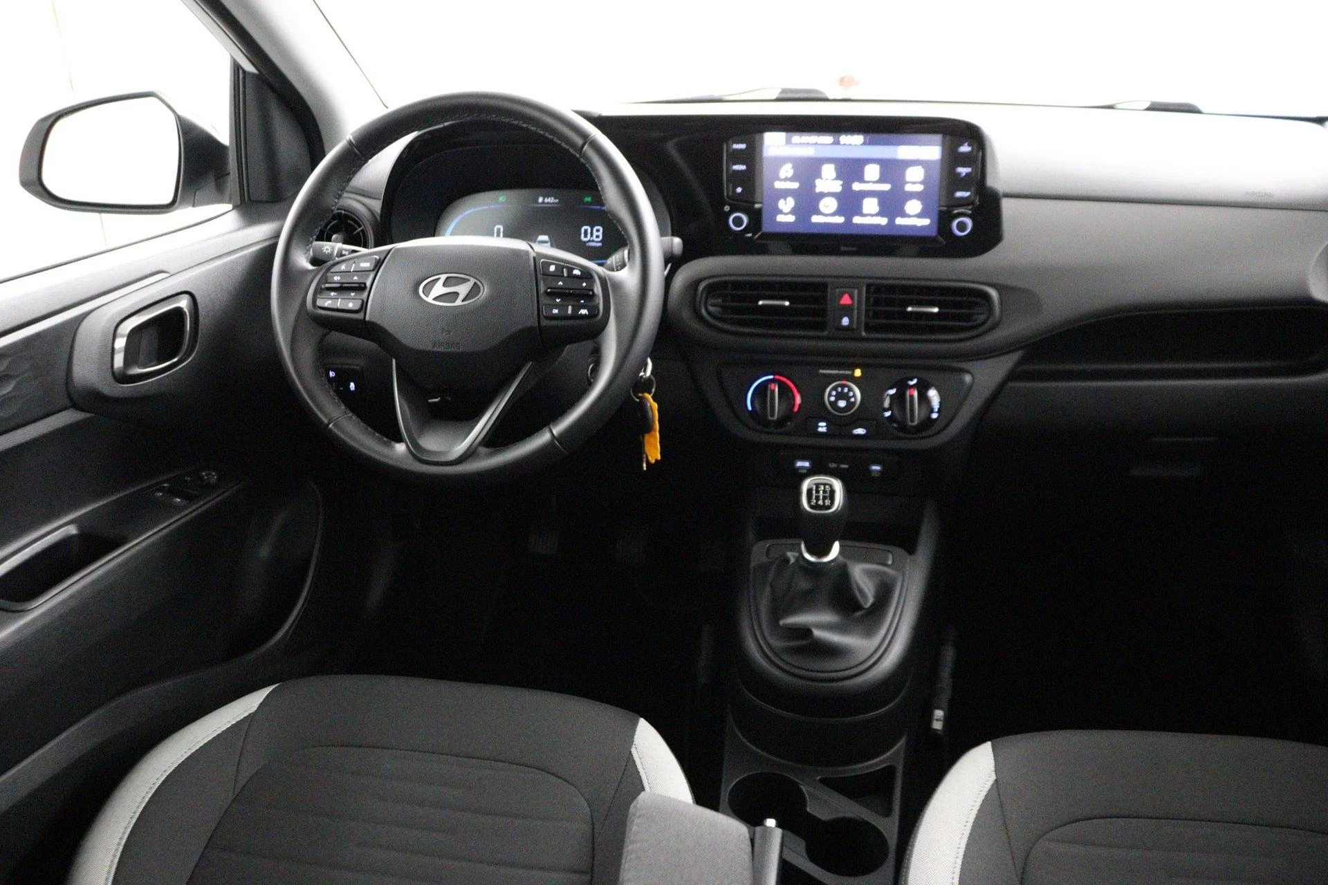 Hyundai-i10-image-48