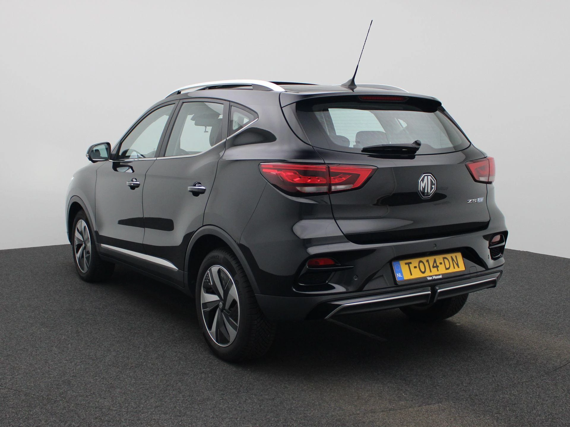 MG ZS EV Long Range Luxury 70 kWh