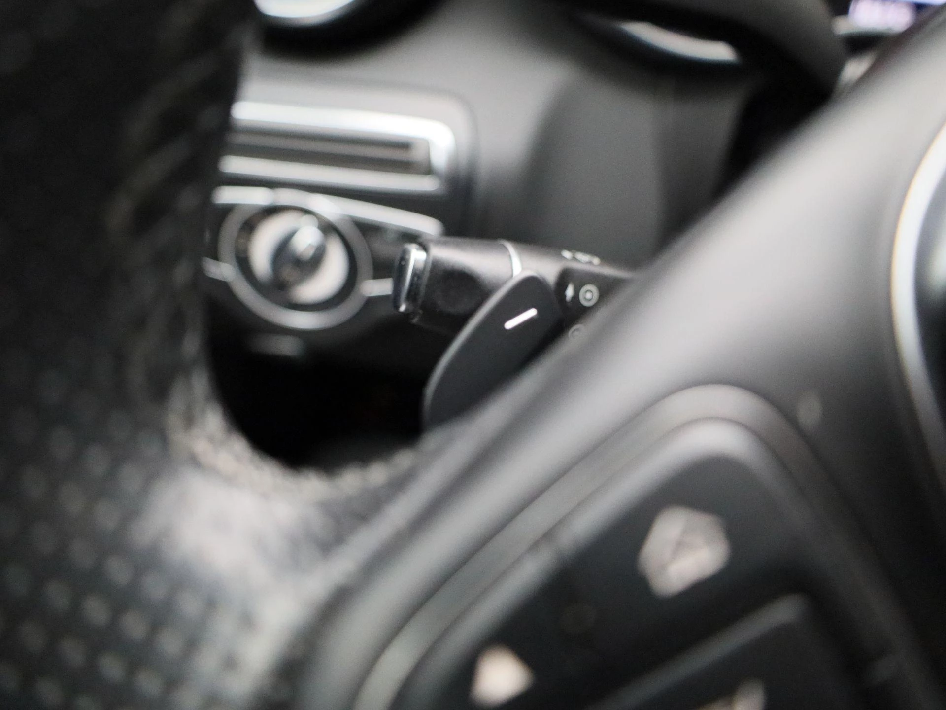Mercedes-Benz-C-Klasse-image-17