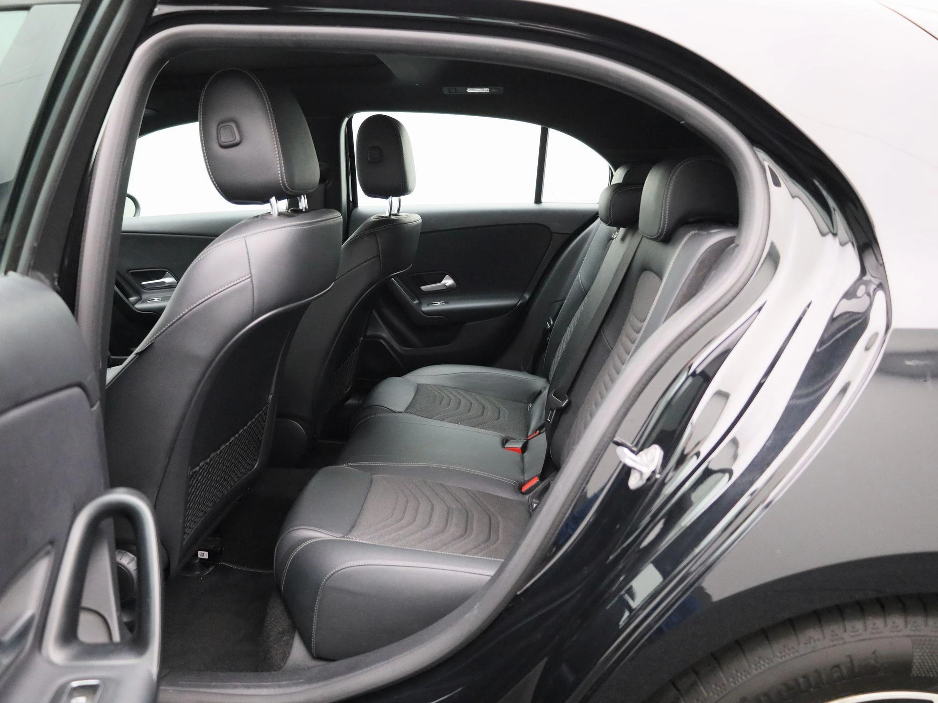 Mercedes-Benz-A-Klasse-image-9