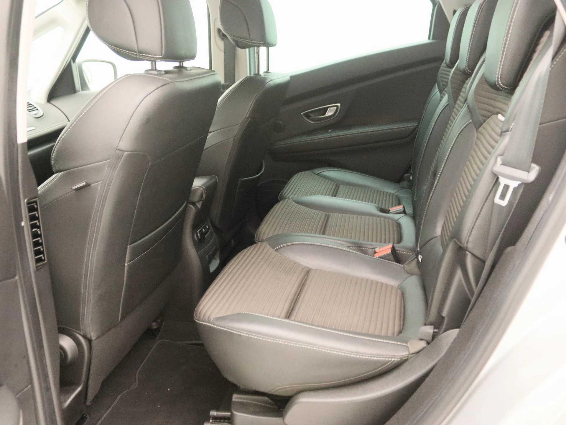 Renault Scénic TCe 140 EDC Automaat Bose
