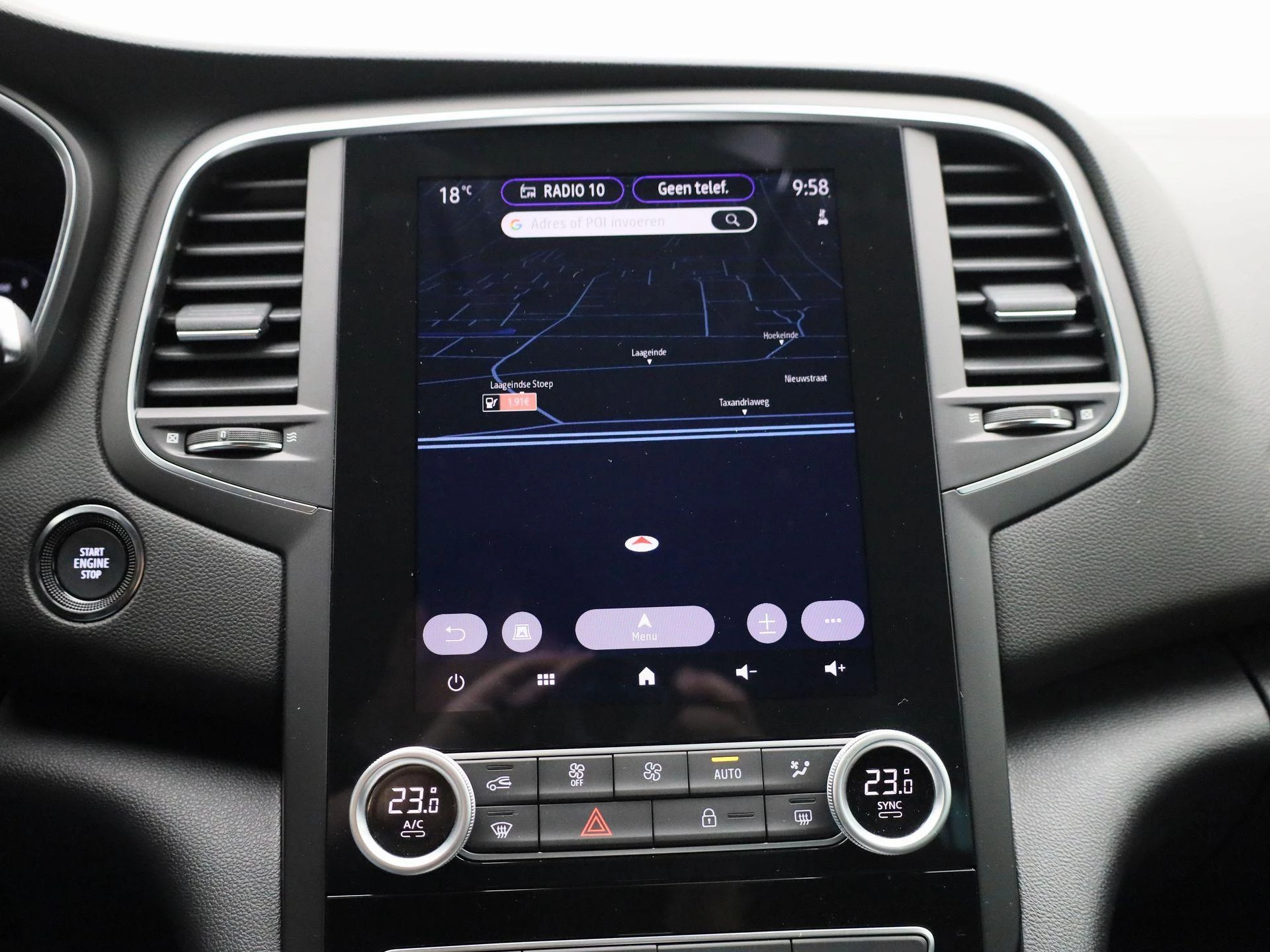 Renault-Mégane Estate-image-15