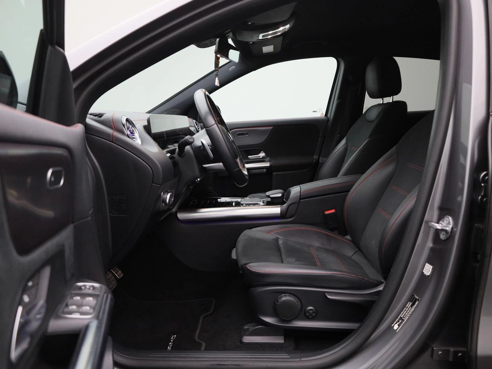Mercedes-Benz-EQA-image-10