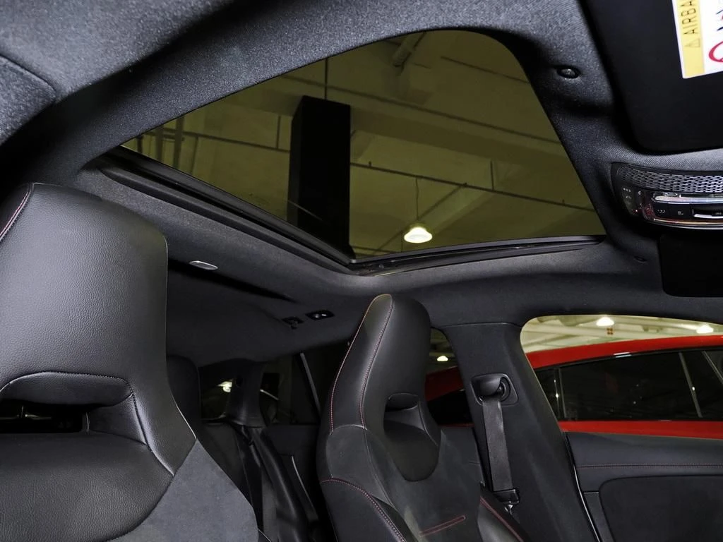 Mercedes-Benz-CLA 200-image-14