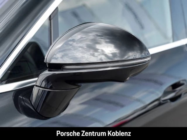 Porsche Cayenne Electric -