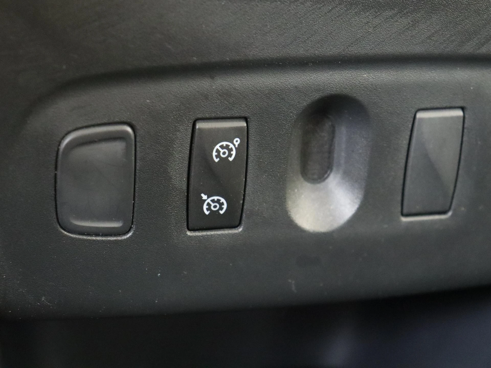 Dacia-Logan-image-18